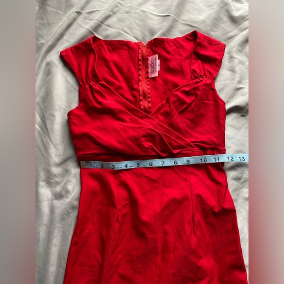 Pinup Couture Evelyn Retro Red Dress Size Small - Picture 8 of 8
